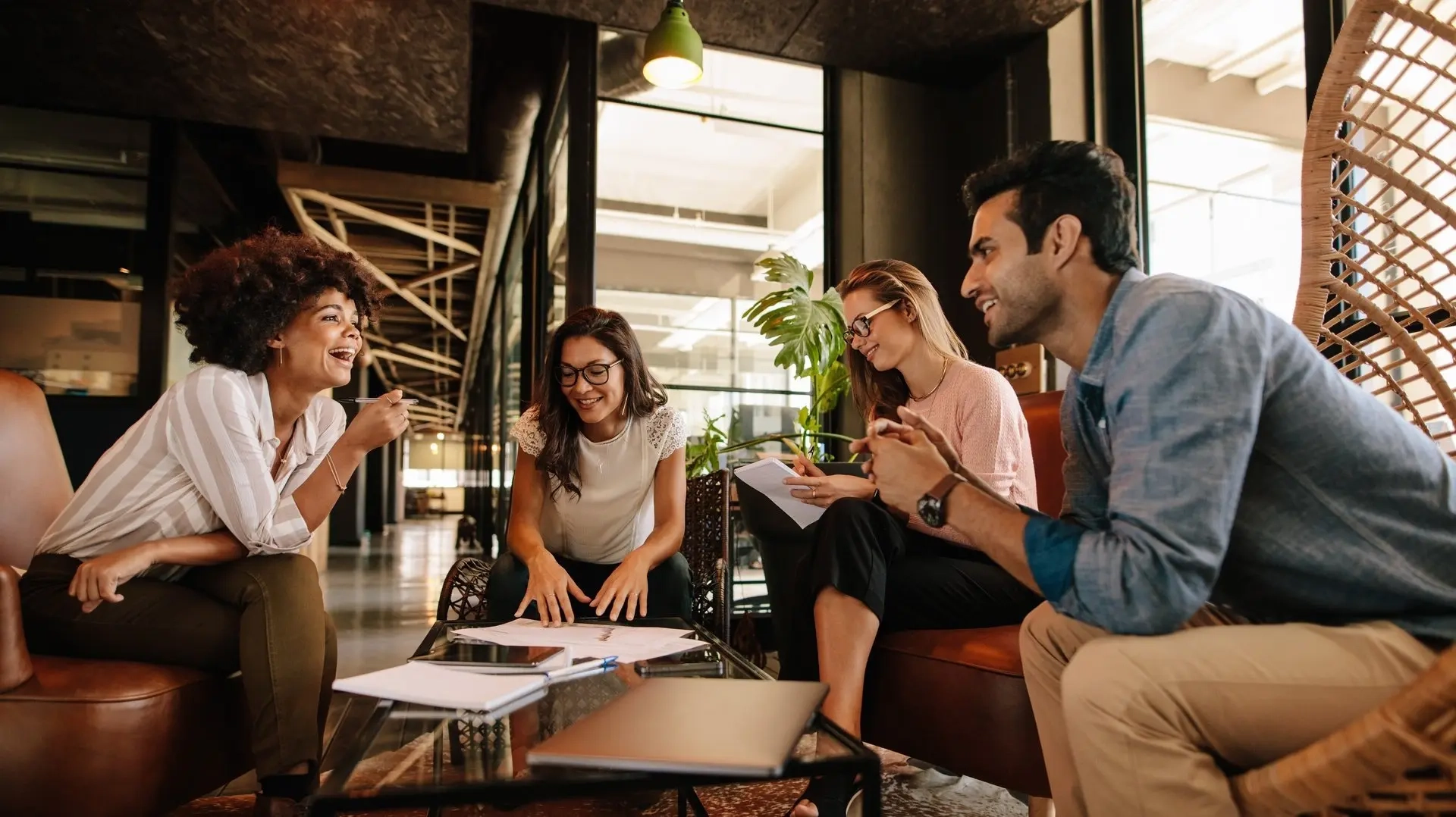 Team Gespräch zu Managed Services und proaktiver IT Betreuung