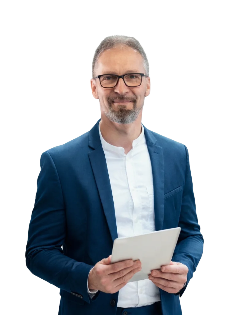Geschäftsführer Dirk Fräbel von Micron Computersysteme mit Tablet